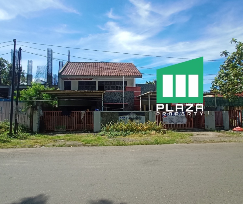 Dijual Rumah Tua di Jl. Khairil Anwar, Makassar
